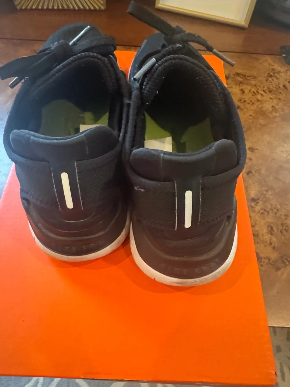 Nike women’s Black free rn Sz 7